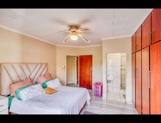 3 BEDROOM HOUSE FOR SALE IN BEACON BAY